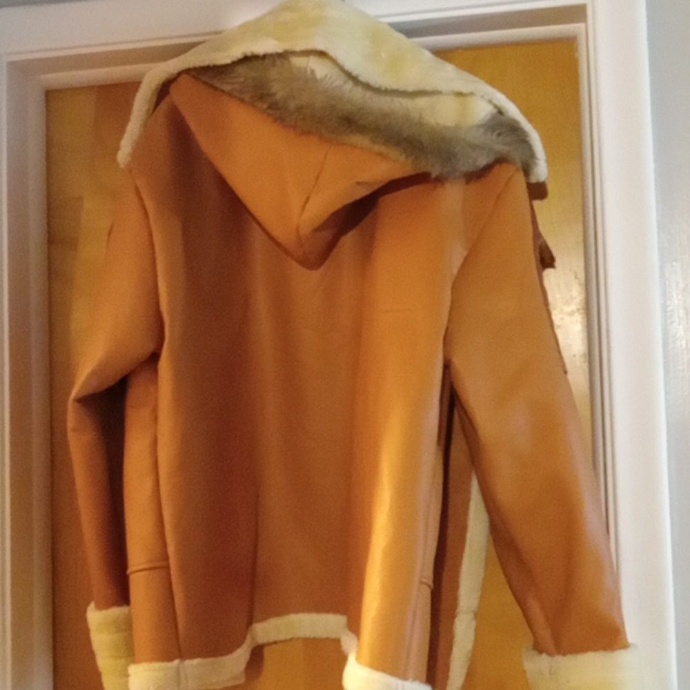Coat - Picture 4 of 4